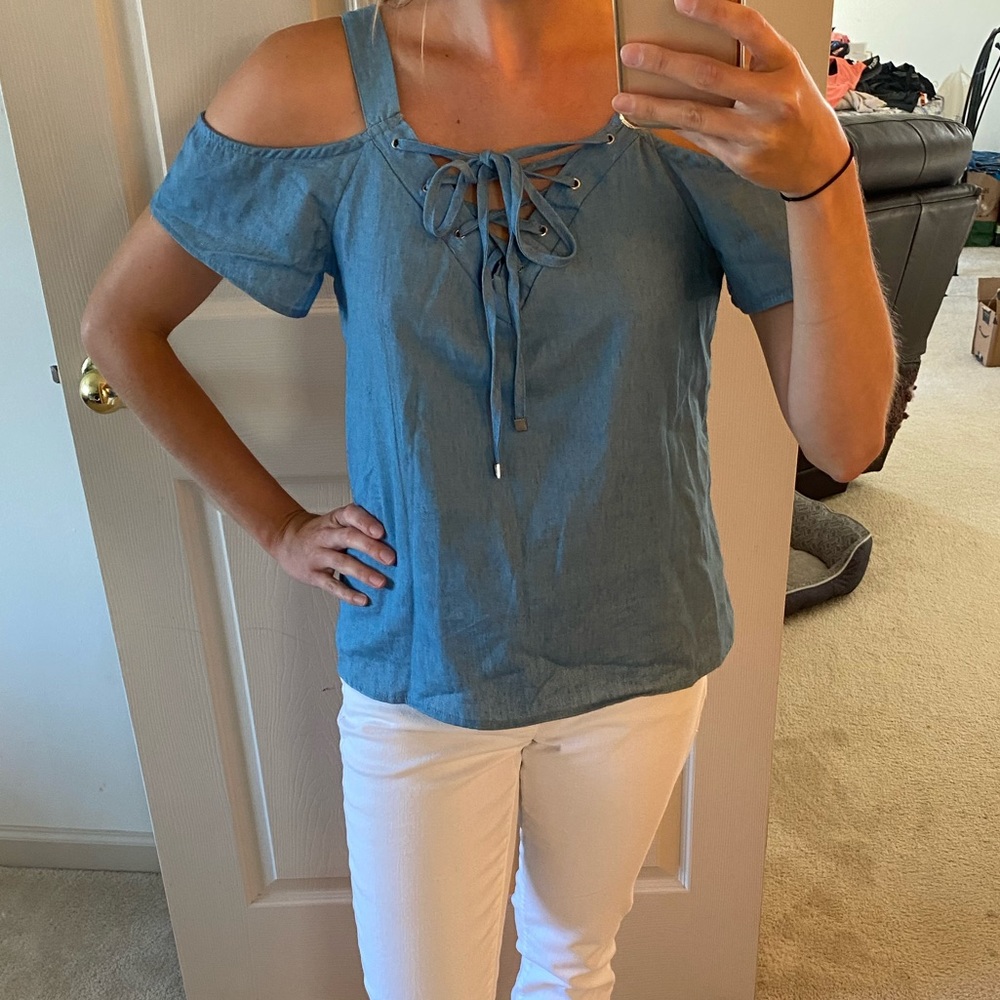 A’gaci front lace up top